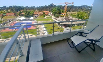 Apartamento de 1 dormitorio en venta en edificio Green Life, Punta del Este.