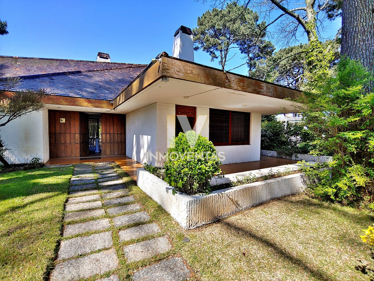 Casa ID.3412 - Residencia de categoría en paradas de Mansa