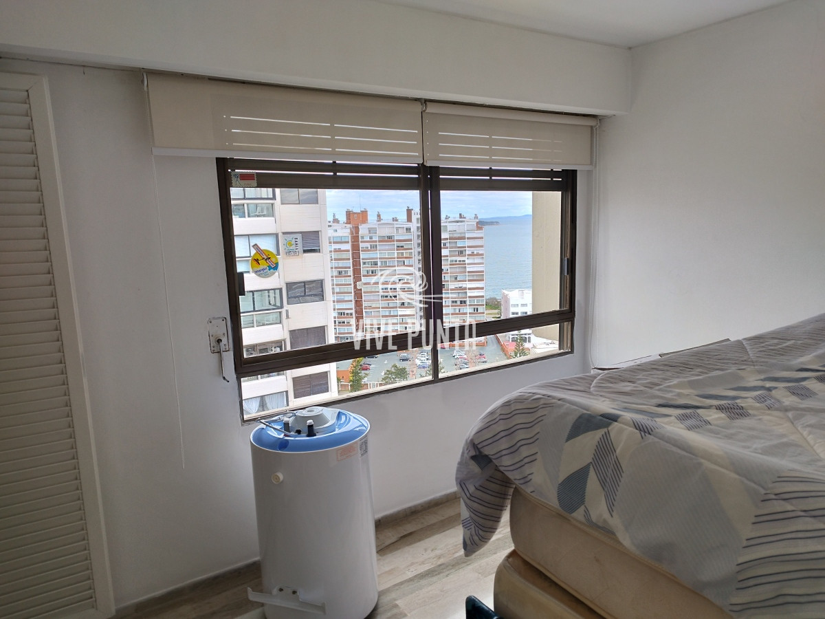 Apartamento ID.1112 - Penthouse en alquiler de enero de 3 dormitorios en Punta del Este 