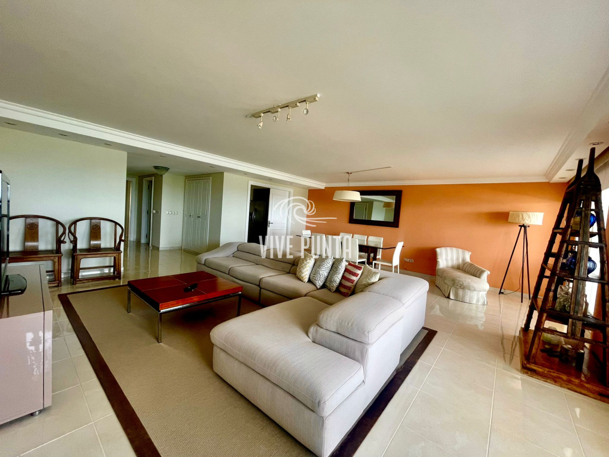 Apartamento ID.562 - Hermoso apartamento en edificio de categoría!!!