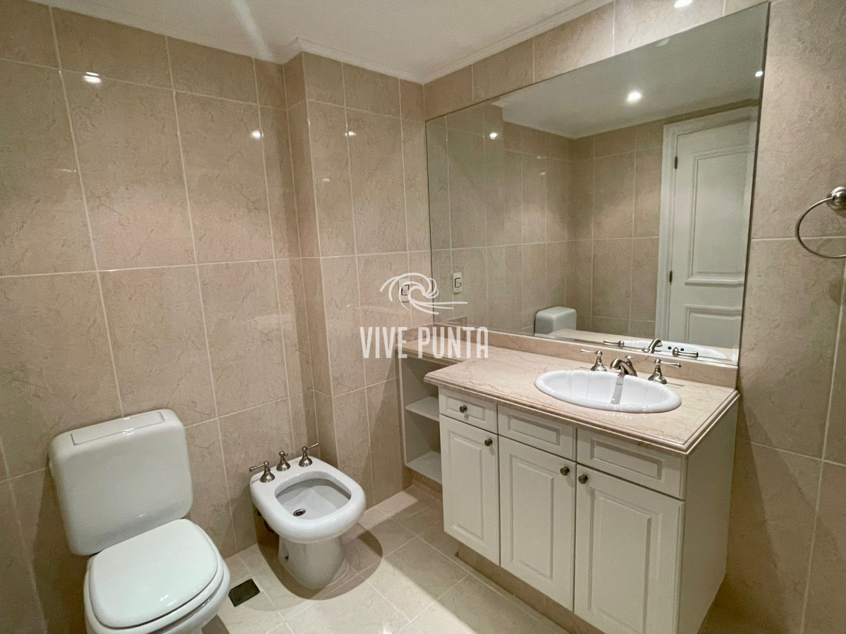 Apartamento ID.562 - Hermoso apartamento en edificio de categoría!!!