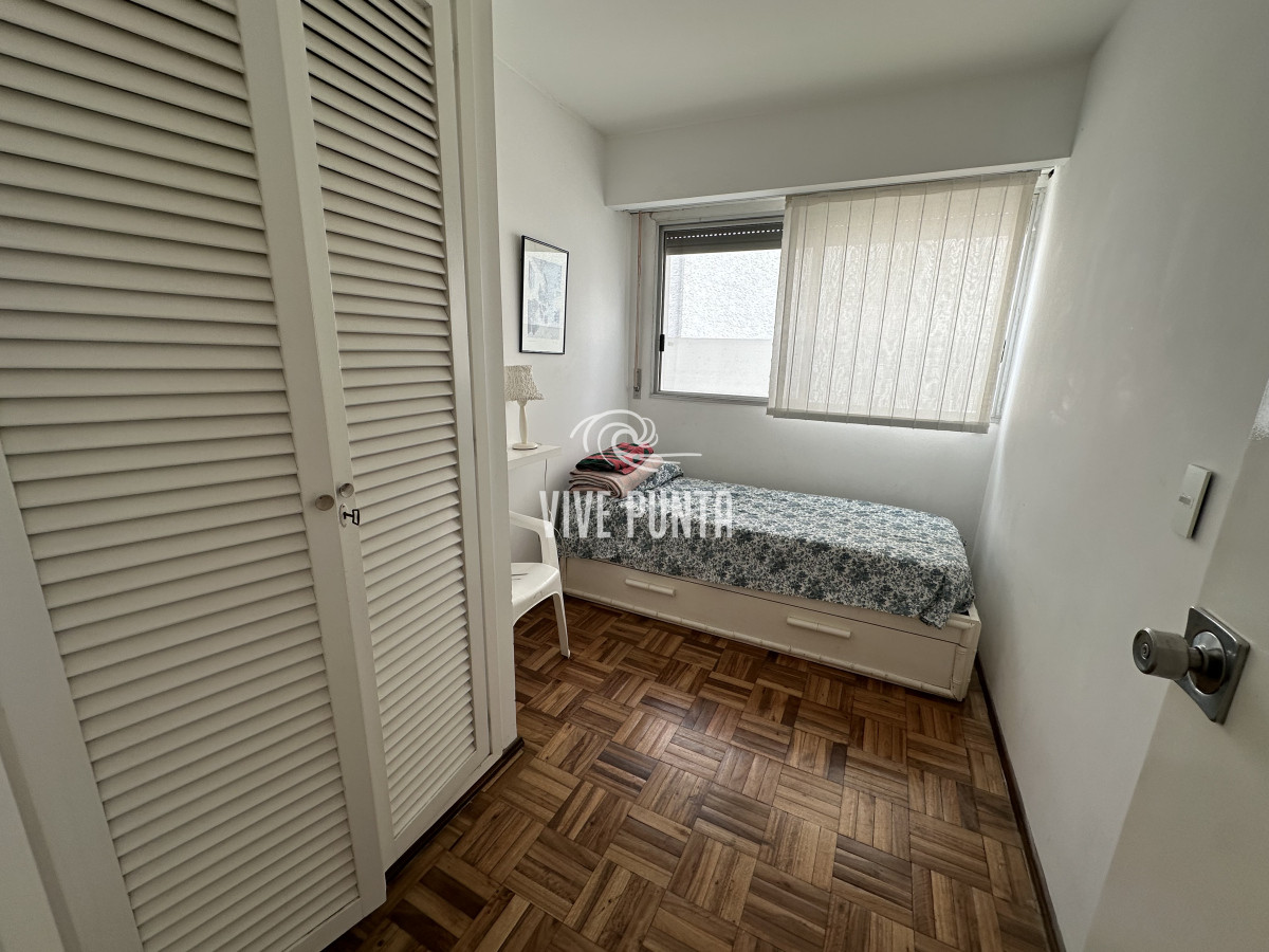 Apartamento ID.1043 - Apartamento frente al mar en Alquiler temporada de 4 dormitorios disponible enero PUNTA DEL ESTE, Mansa-