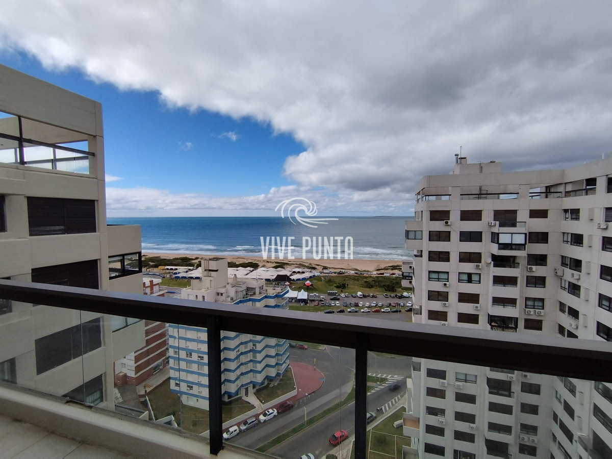 Apartamento ID.1112 - Penthouse en alquiler de enero de 3 dormitorios en Punta del Este 