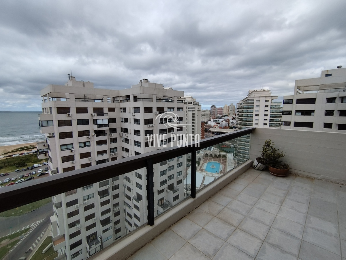 Apartamento ID.1112 - Penthouse en alquiler de enero de 3 dormitorios en Punta del Este 
