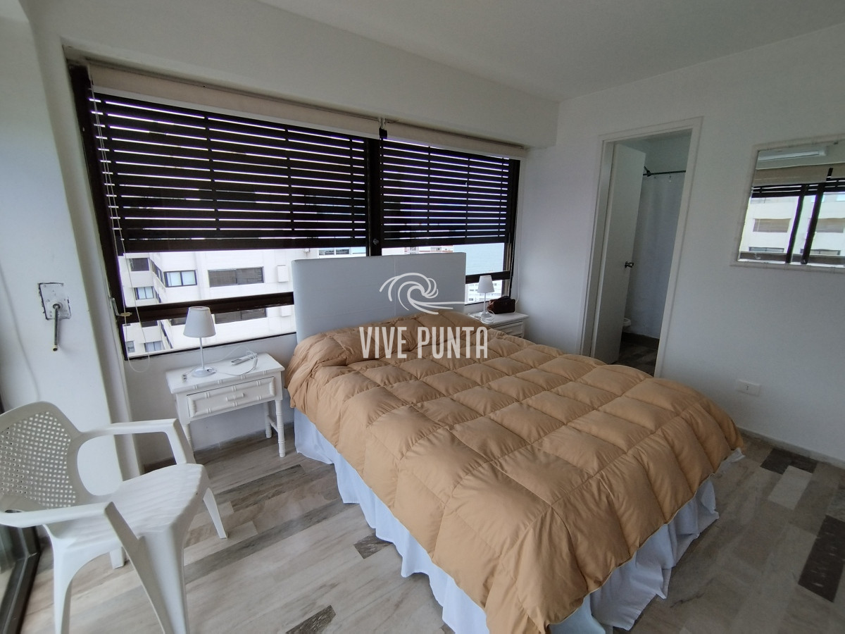 Apartamento ID.1112 - Penthouse en alquiler de enero de 3 dormitorios en Punta del Este 