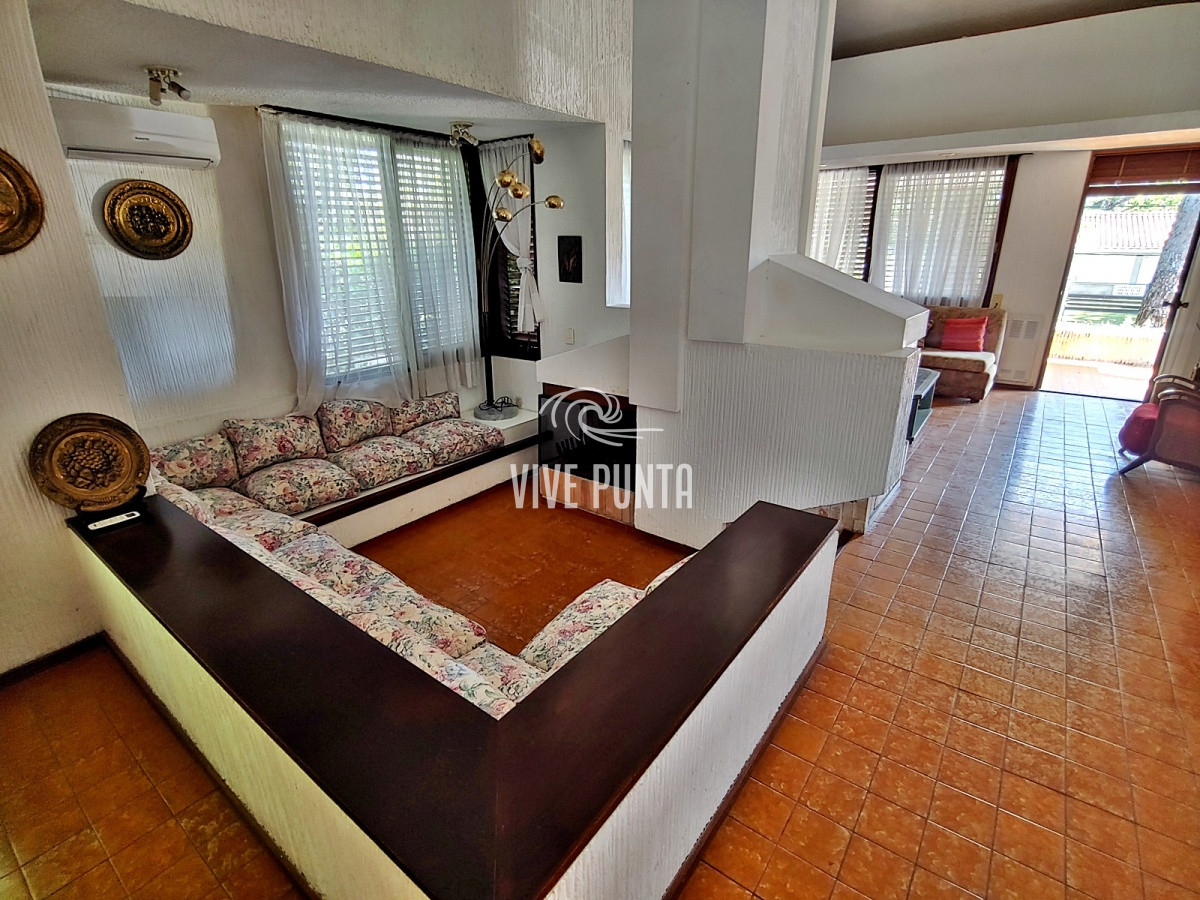 Casa ID.693 - Residencia de categoría en paradas de Mansa