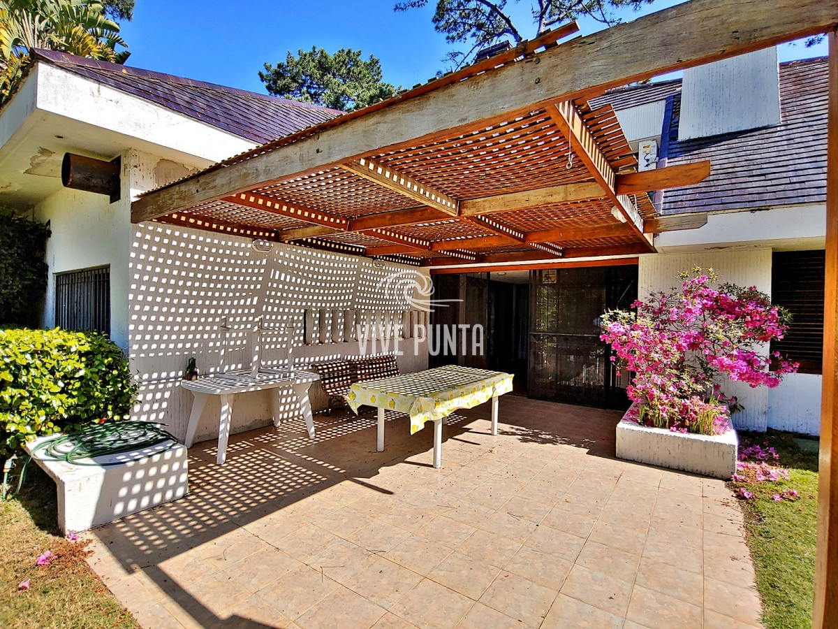 Casa ID.693 - Residencia de categoría en paradas de Mansa