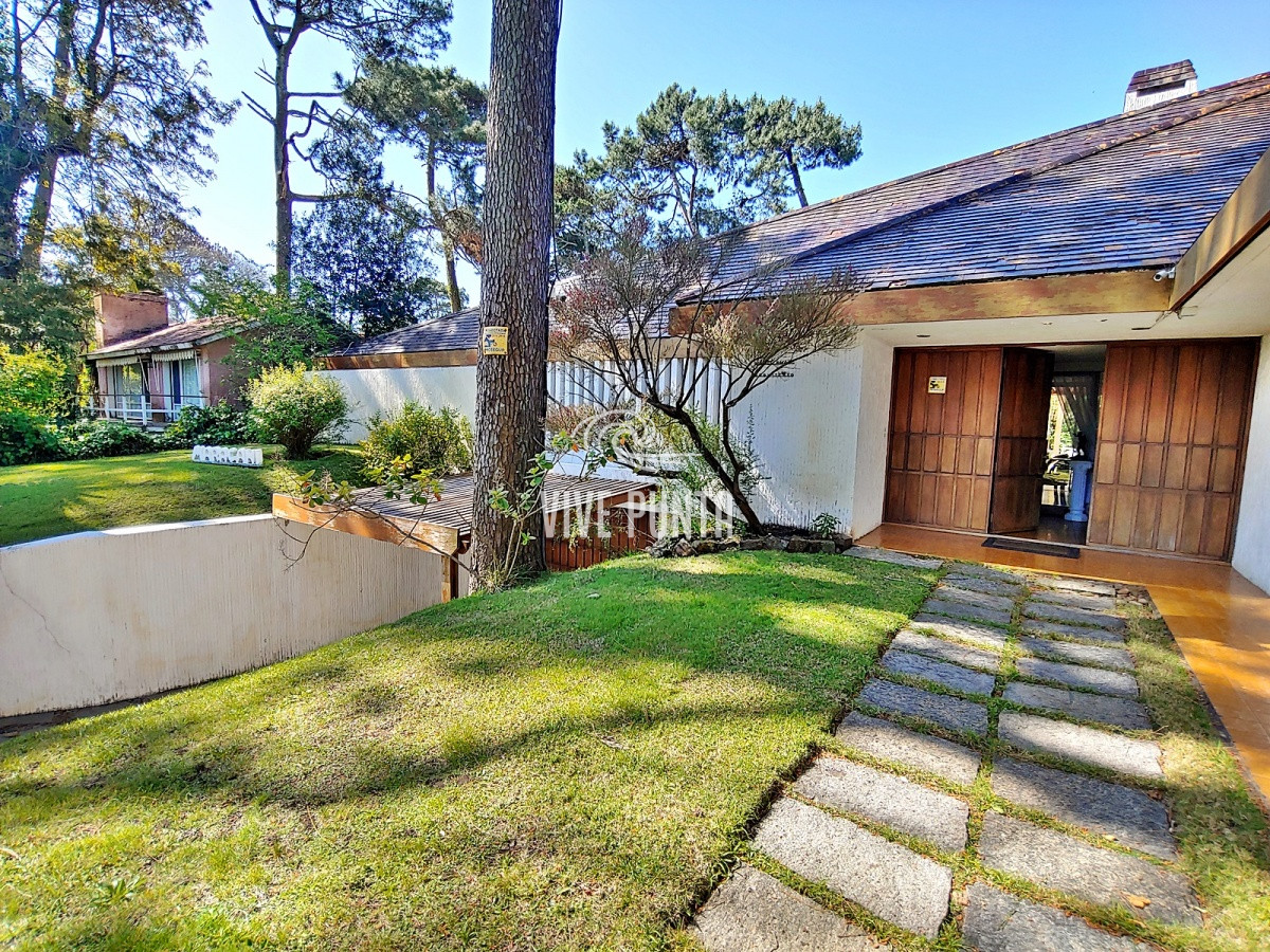 Casa ID.693 - Residencia de categoría en paradas de Mansa