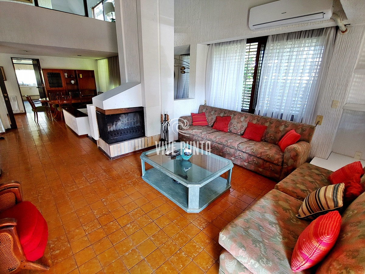 Casa ID.693 - Residencia de categoría en paradas de Mansa