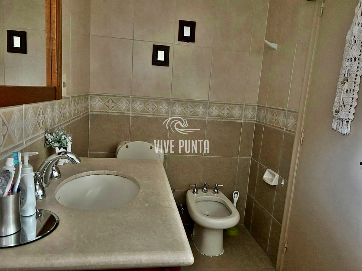 Casa ID.1042 - Hermosa casa en alquiler 