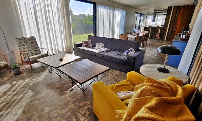 Espectacular residencia en Punta Piedras