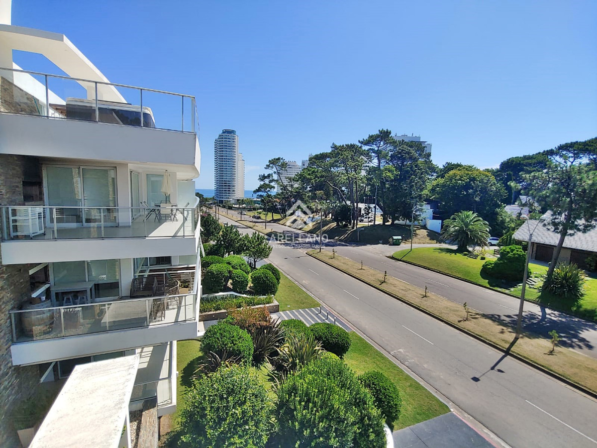 Apartamento ID.2983 - Venta Penthouse a pasos del mar.