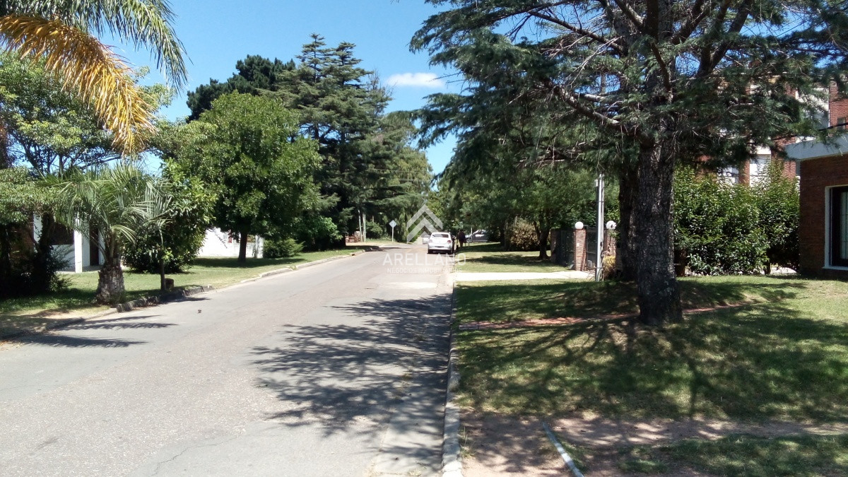 Terreno ID.3956 - Gran terreno en Pinares a sólo metros de Av. La Laguna.