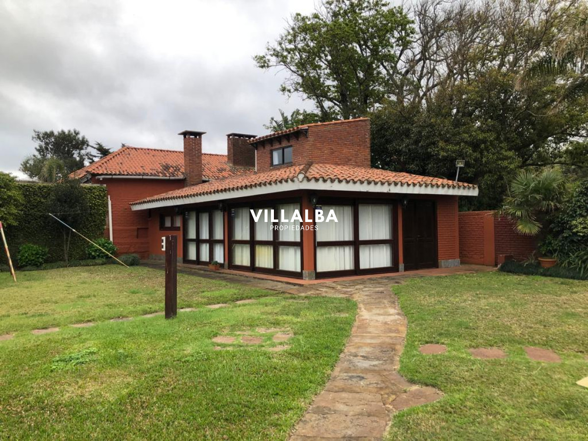 Hermosa casa en alquiler - GoPunta - Portal Inmobiliario de Punta del Este - Maldonado
