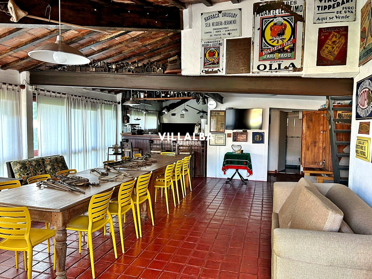 Casa ID.2753 - Hermosa casa en alquiler 