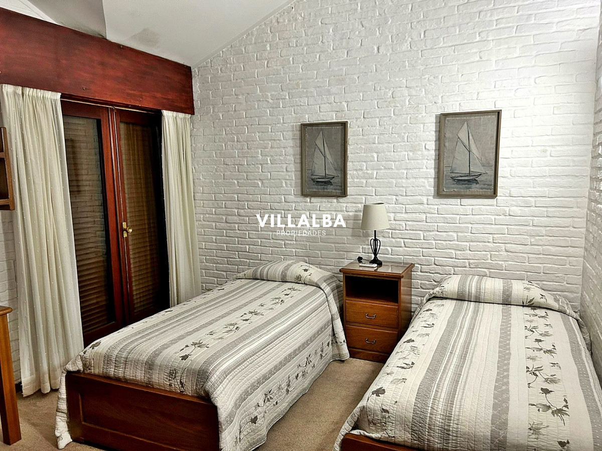 Casa ID.2753 - Hermosa casa en alquiler 