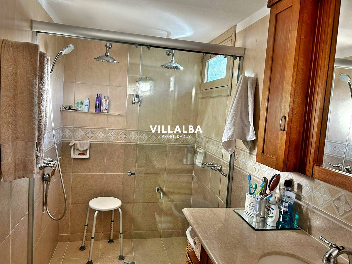 Casa ID.2753 - Hermosa casa en alquiler 