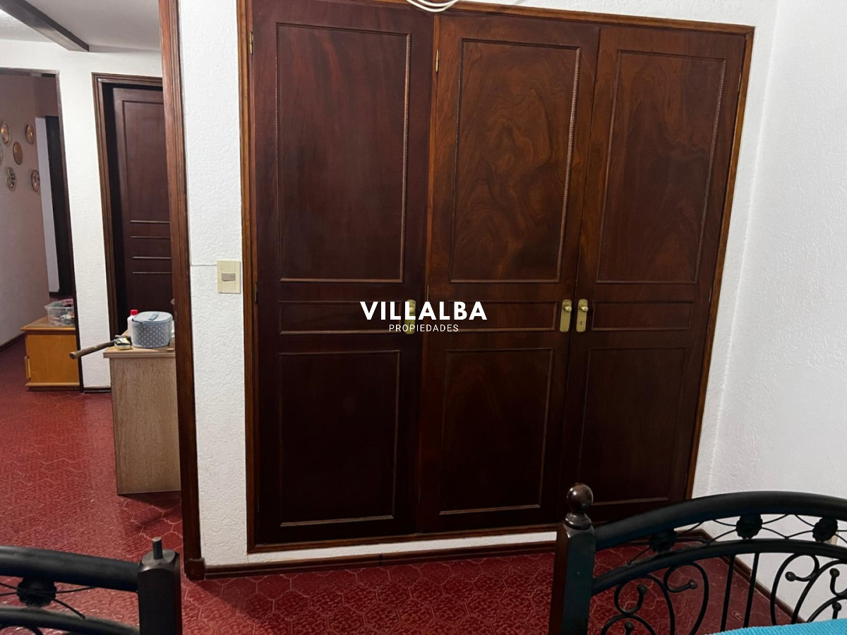 Casa ID.4675 - Casa de 4 dormitorios con piscina en Punta del Este 