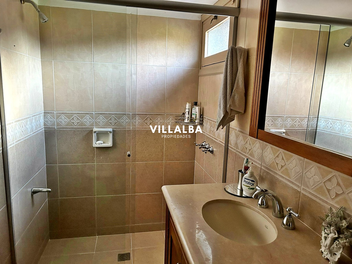 Casa ID.2753 - Hermosa casa en alquiler 