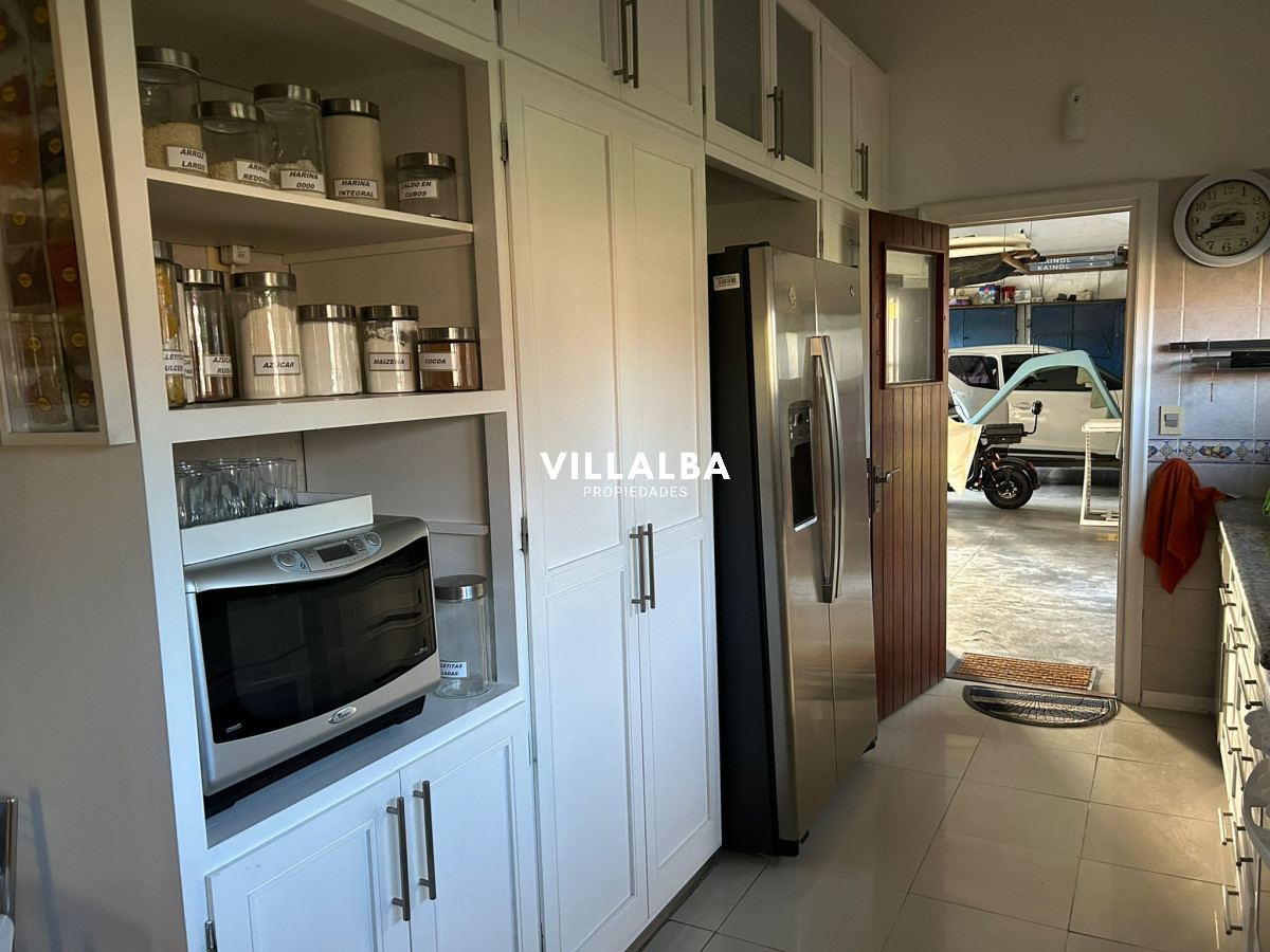 Casa ID.2753 - Hermosa casa en alquiler 