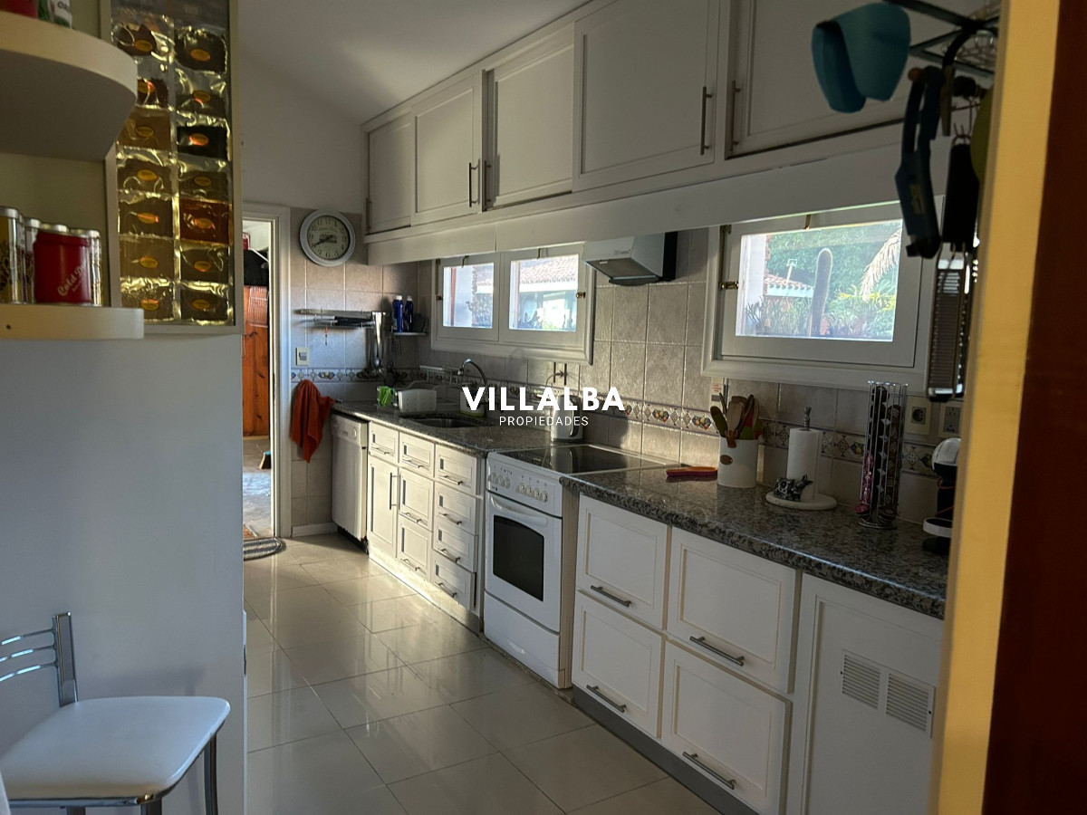 Casa ID.2753 - Hermosa casa en alquiler 