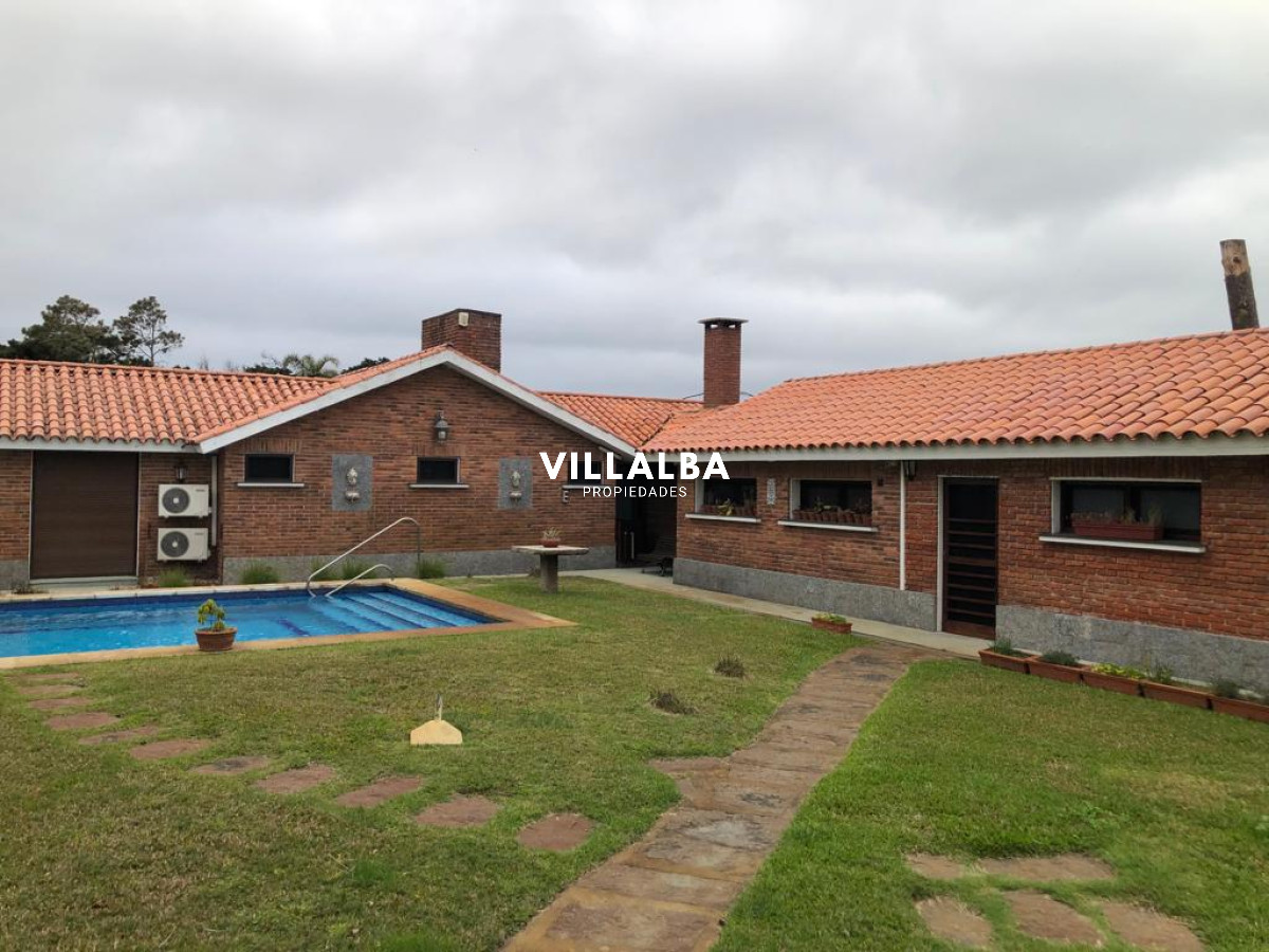 Hermosa casa en alquiler - GoPunta - Portal Inmobiliario de Punta del Este - Maldonado