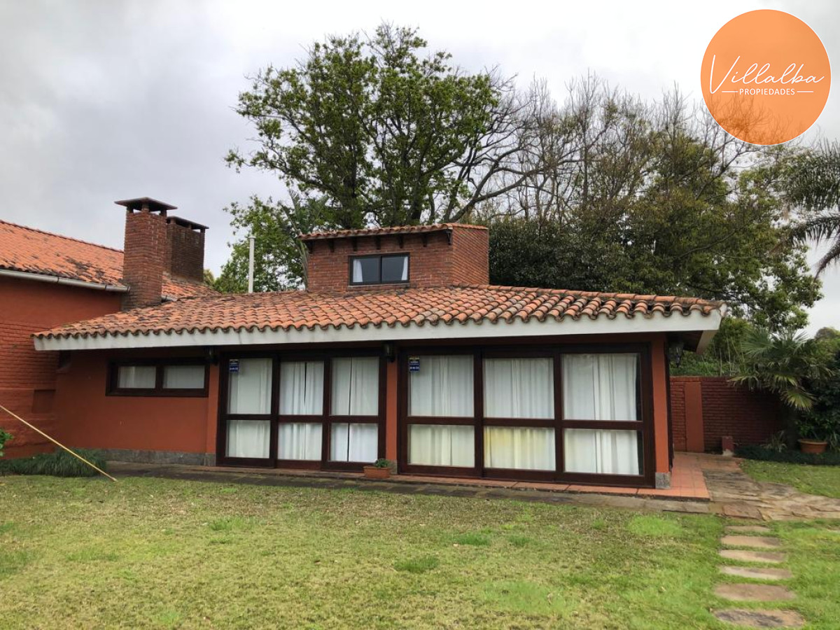 Casa ID.2753 - Hermosa casa en alquiler 