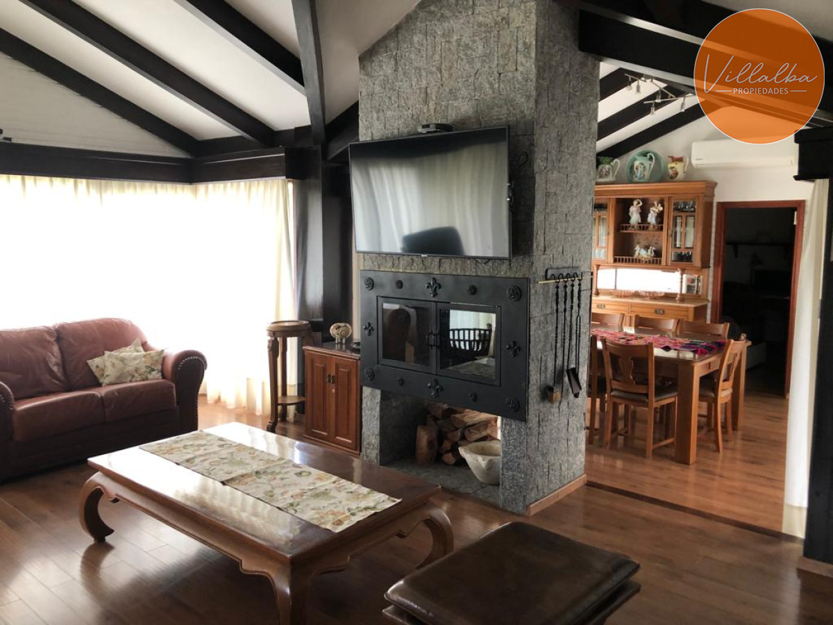 Casa ID.2753 - Hermosa casa en alquiler 