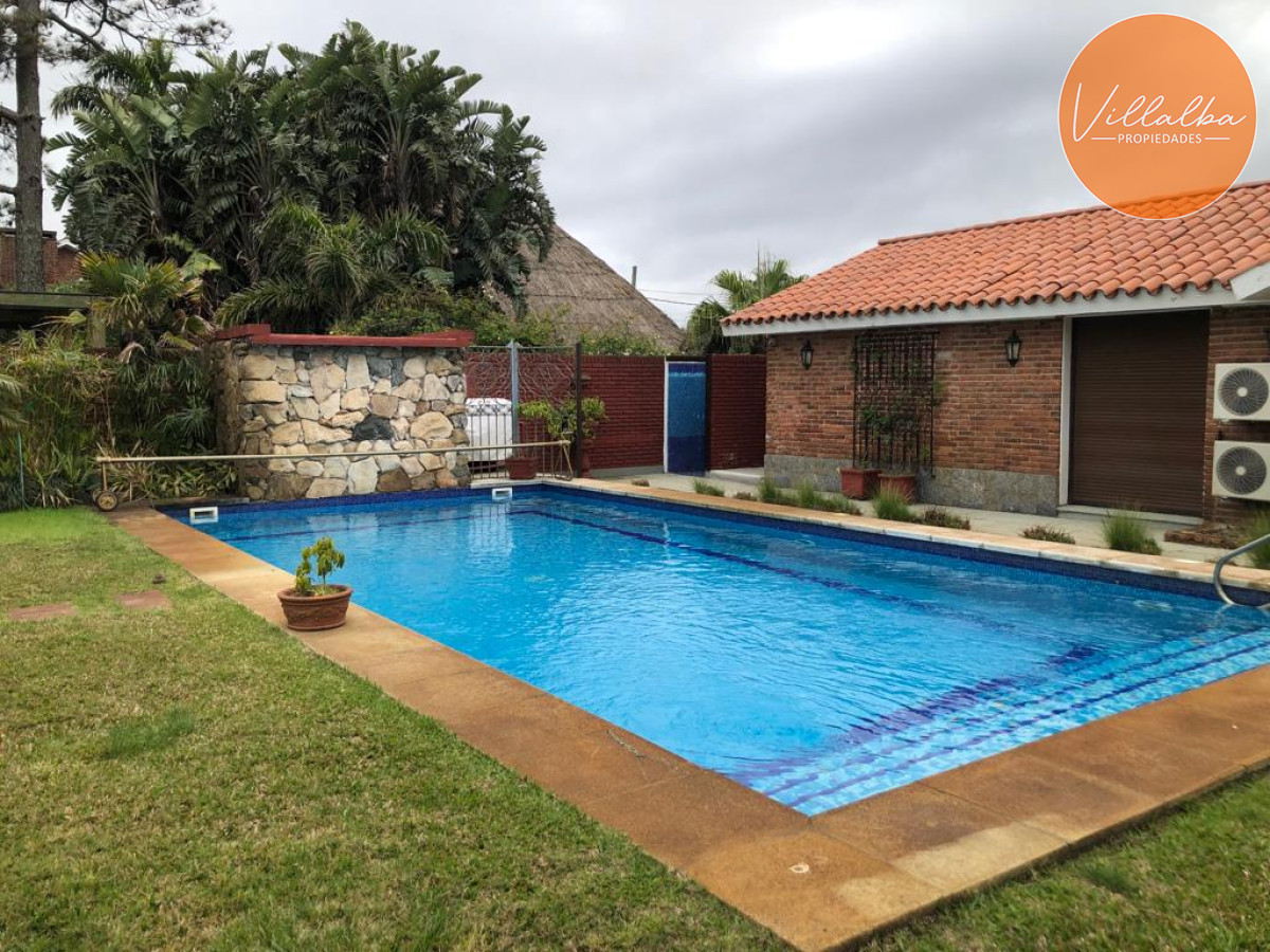 Casa ID.2753 - Hermosa casa en alquiler 