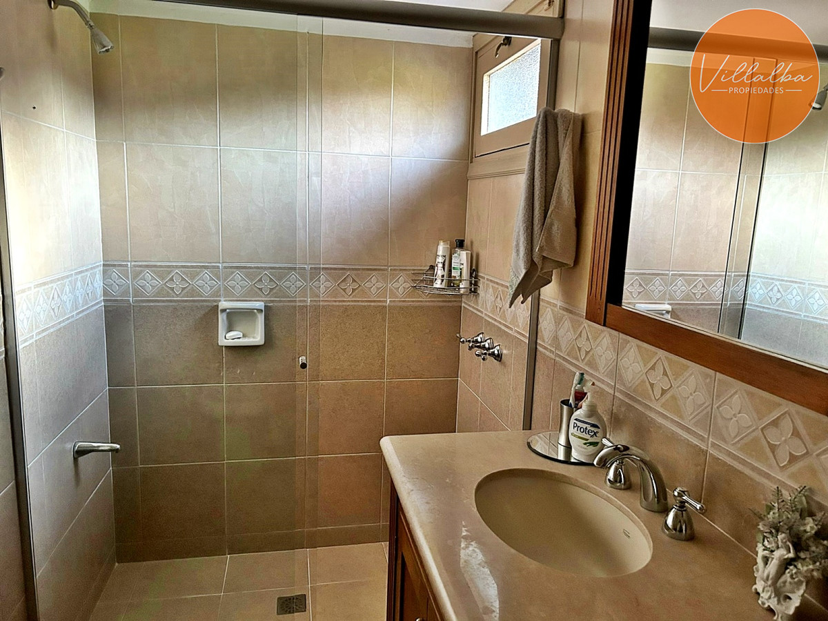 Casa ID.2753 - Hermosa casa en alquiler 