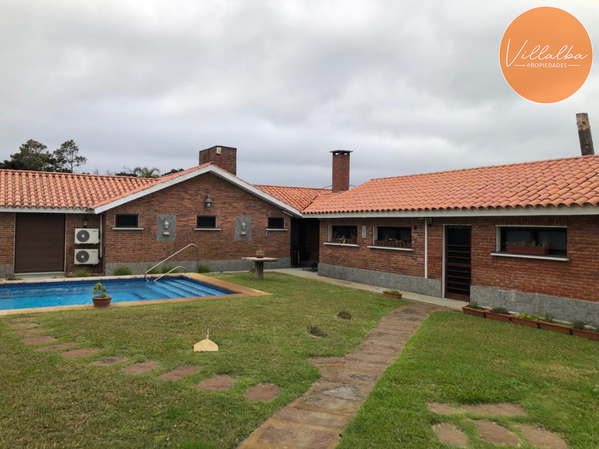 Casa ID.2753 - Hermosa casa en alquiler 