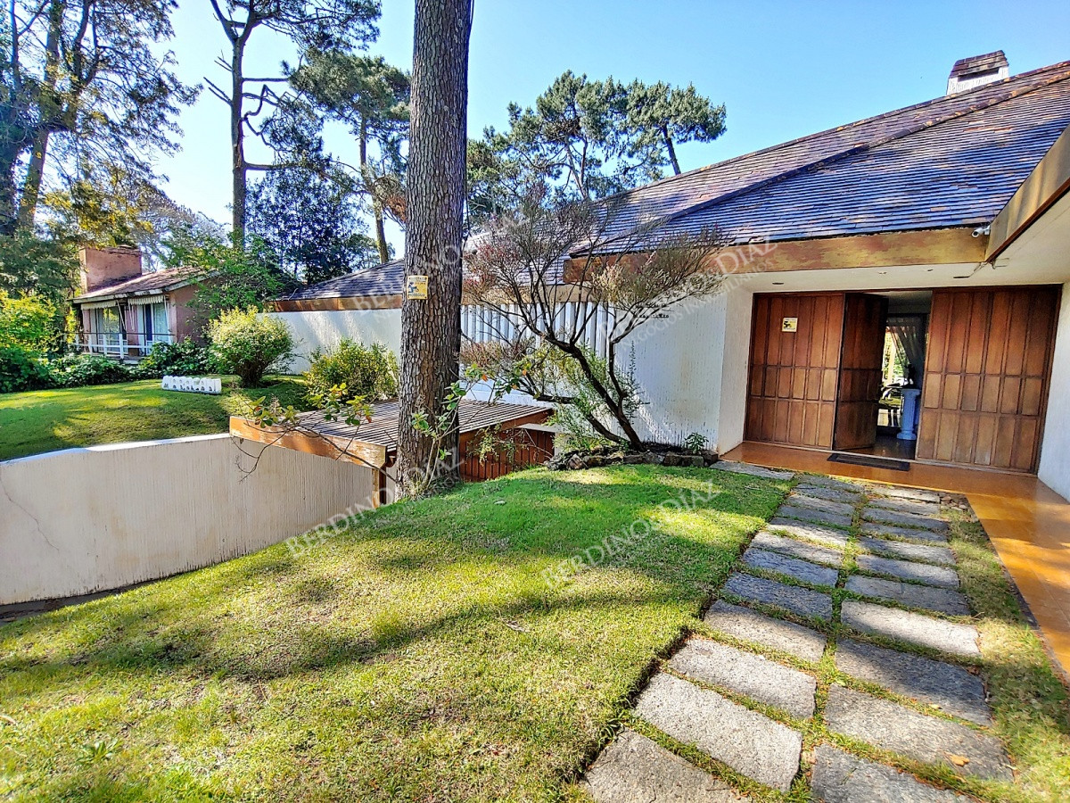 Casa ID.1904 - Residencia de categoría en paradas de Mansa