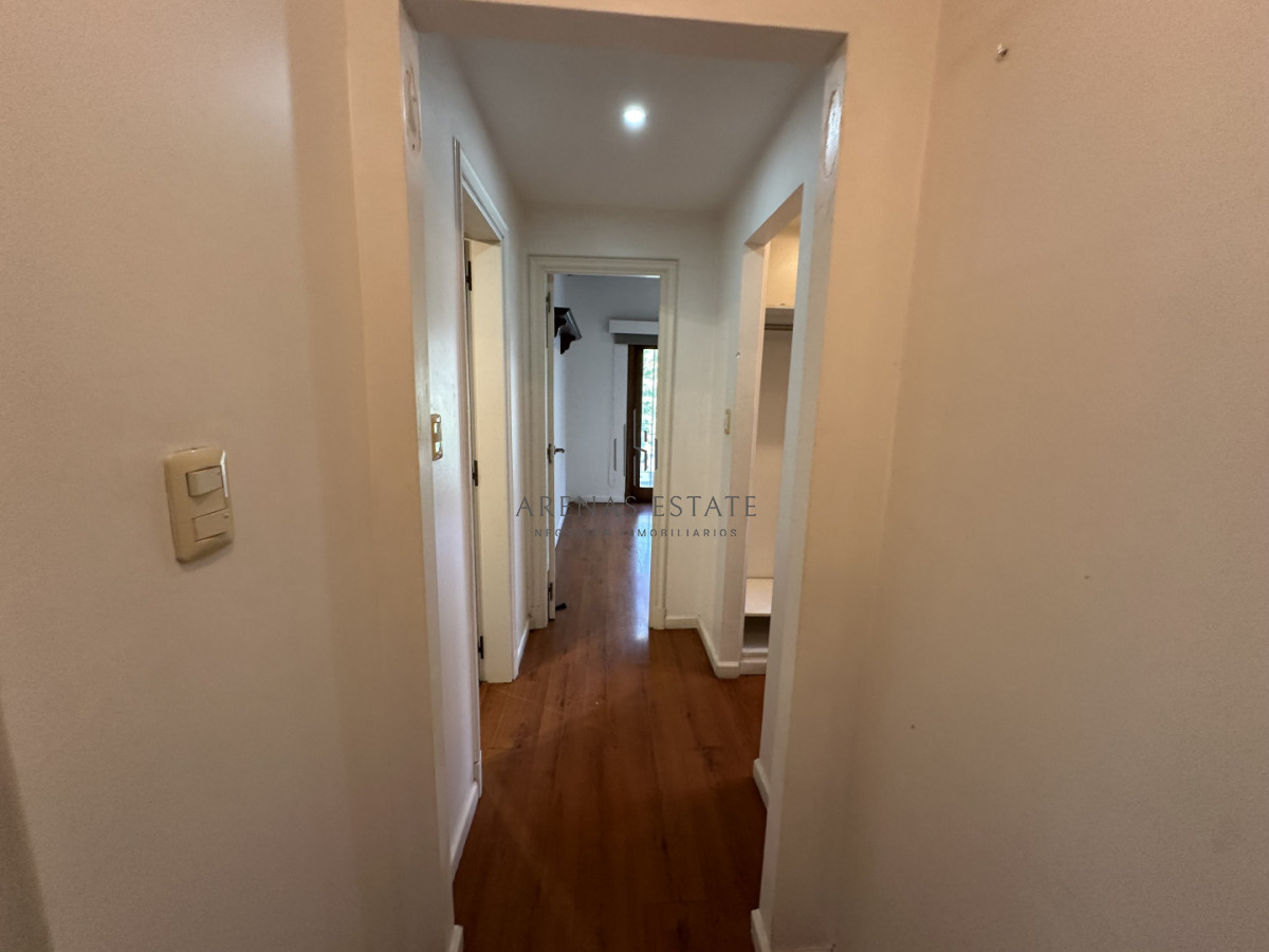 Casa ID.4163 - Casa en venta en Cantegril 