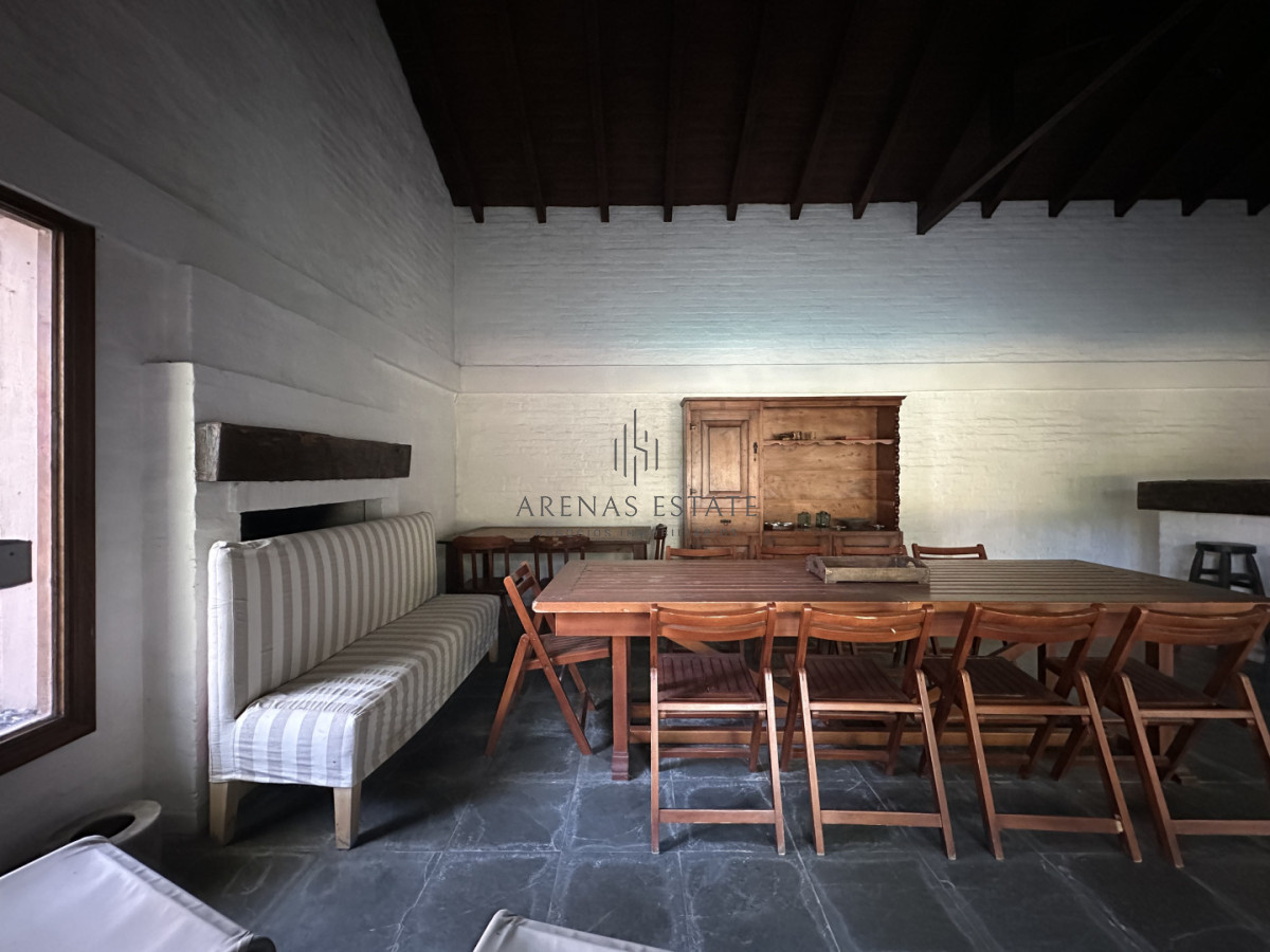 Casa ID.4163 - Casa en venta en Cantegril 