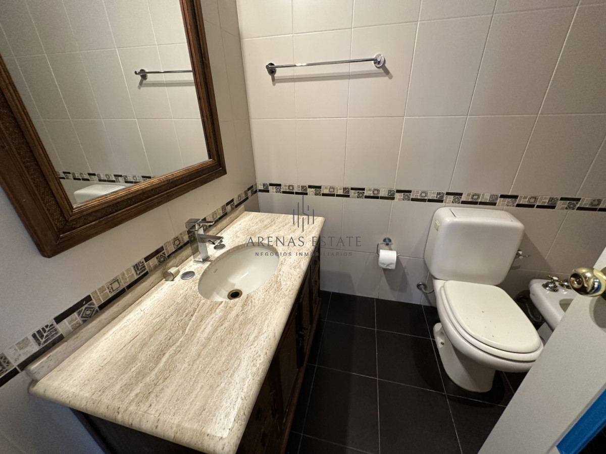 Casa ID.4163 - Casa en venta en Cantegril 