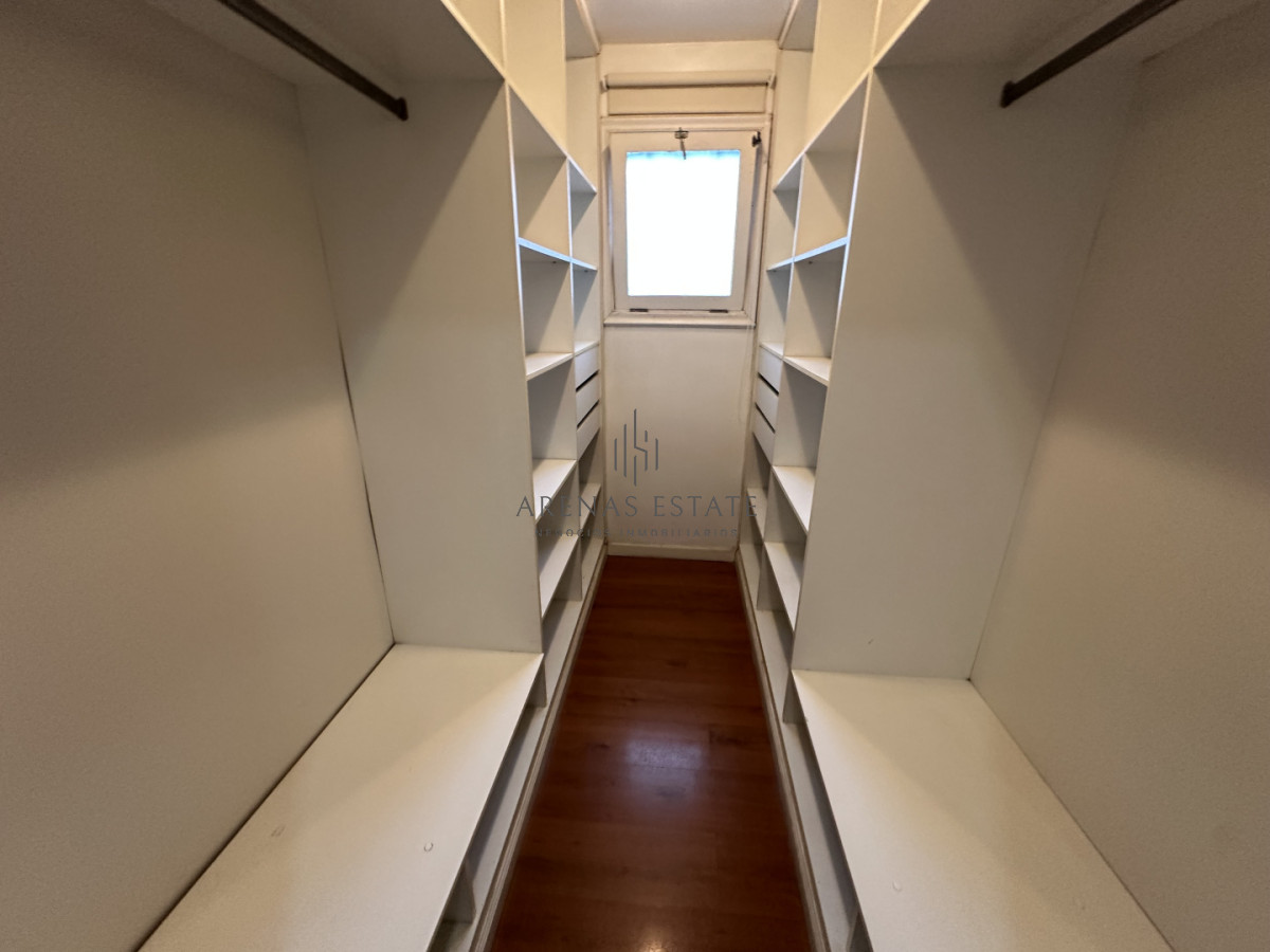 Casa ID.4163 - Casa en venta en Cantegril 