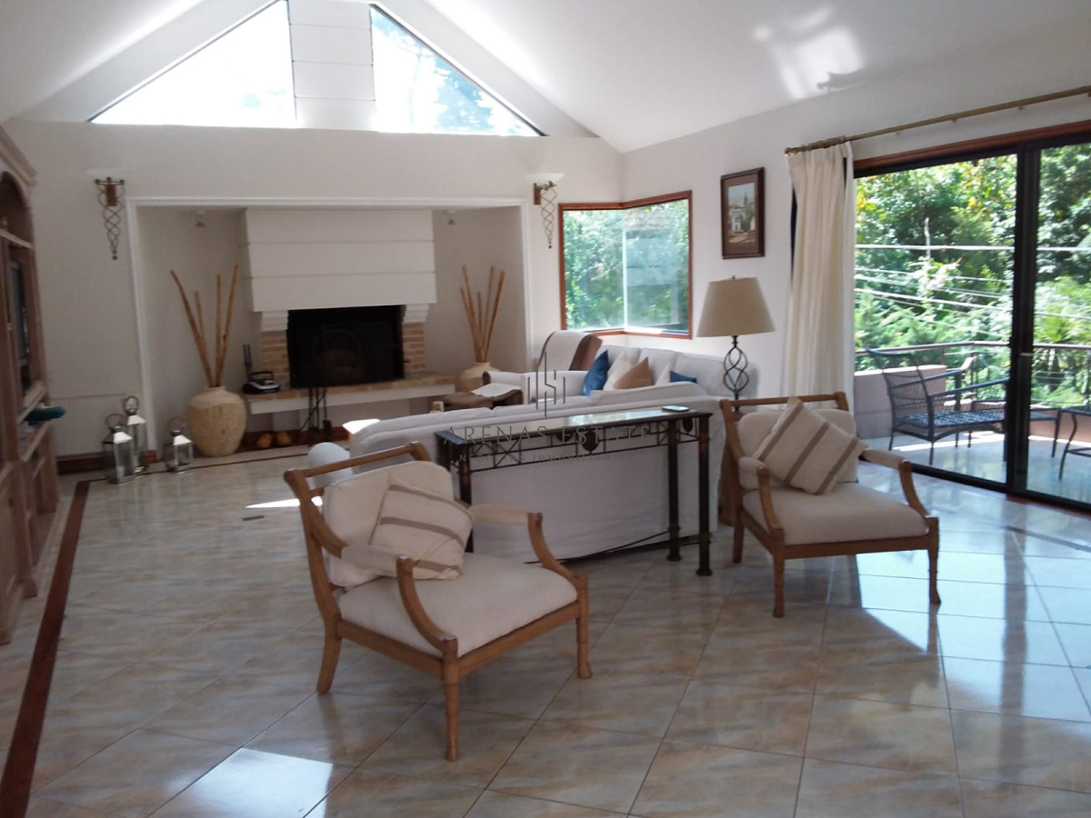 Casa ID.3963 - Casa en alquiler de temporada y anual de 4 dormitorios en San Rafael Punta del este 