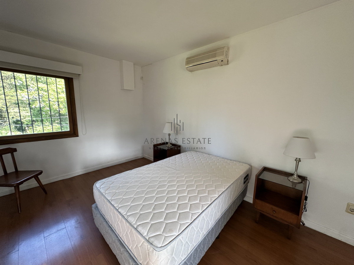 Casa ID.4163 - Casa en venta en Cantegril 