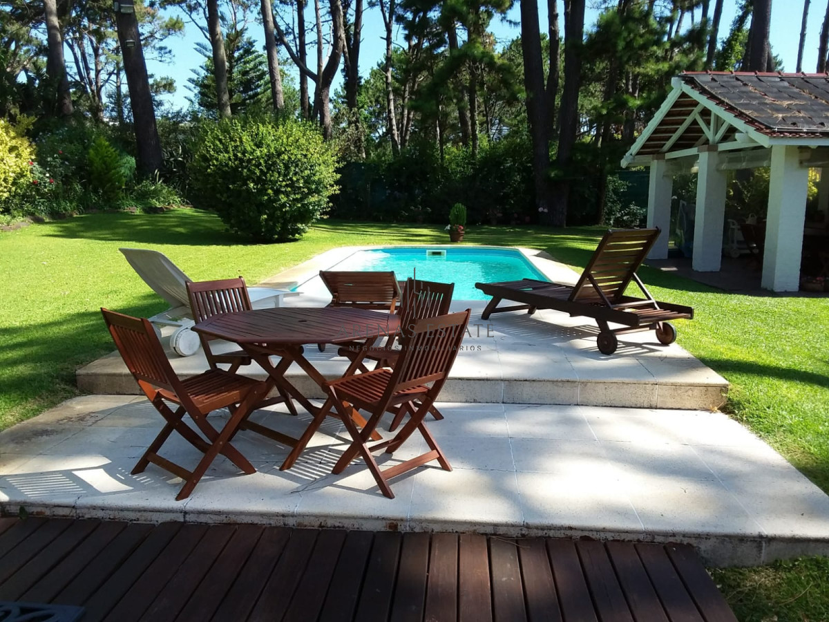 Casa ID.3963 - Casa en alquiler de temporada y anual de 4 dormitorios en San Rafael Punta del este 