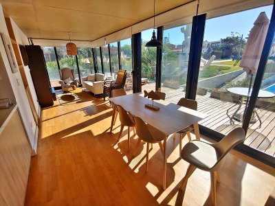 Apto en edificio a pasos del mar