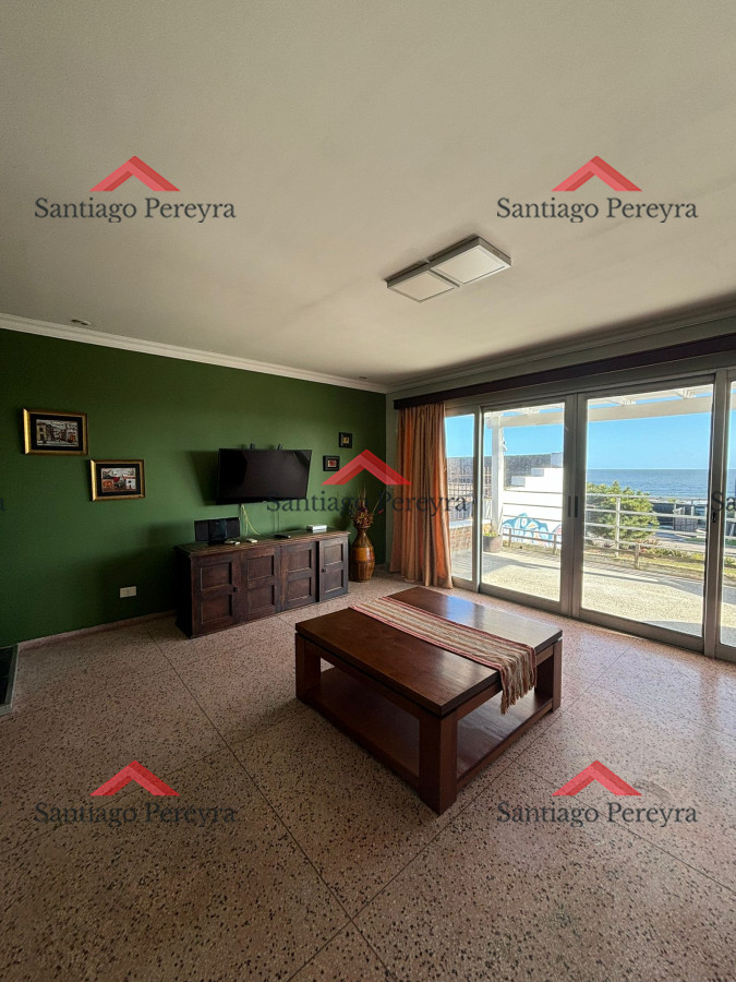 Apartamento ID.17022 - Apartamento de 2 dormitorios en primera linea en venta