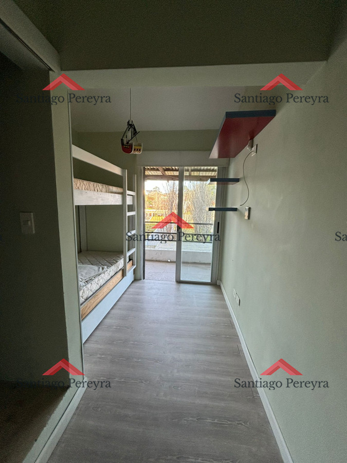 Apartamento ID.17022 - Apartamento de 2 dormitorios en primera linea en venta