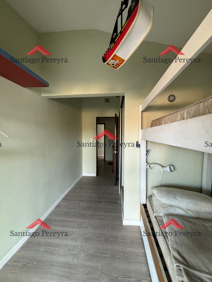 Apartamento ID.17022 - Apartamento de 2 dormitorios en primera linea en venta