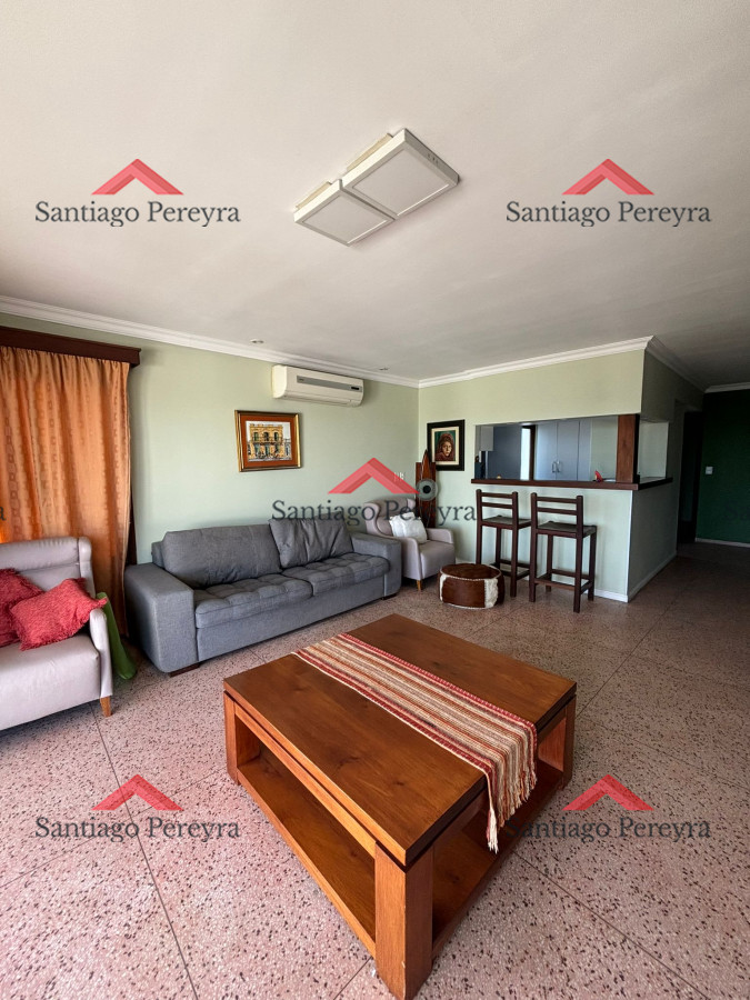 Apartamento ID.17022 - Apartamento de 2 dormitorios en primera linea en venta