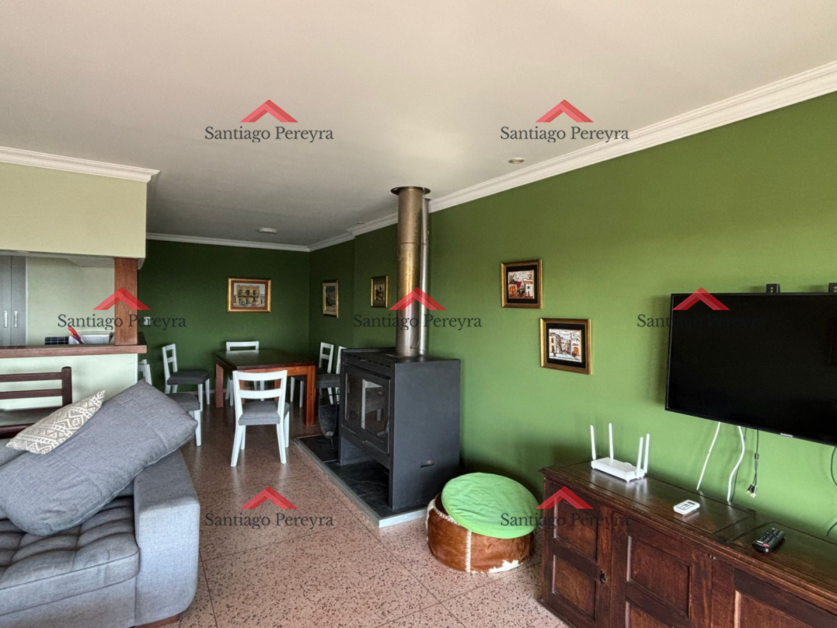 Apartamento ID.17022 - Apartamento de 2 dormitorios en primera linea en venta