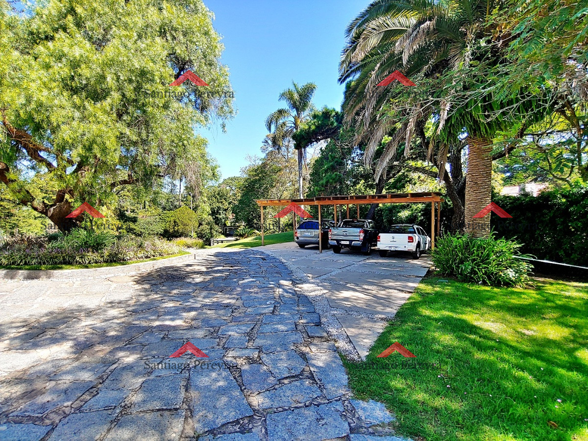 Casa ID.8926 - Mansión con gran terreno