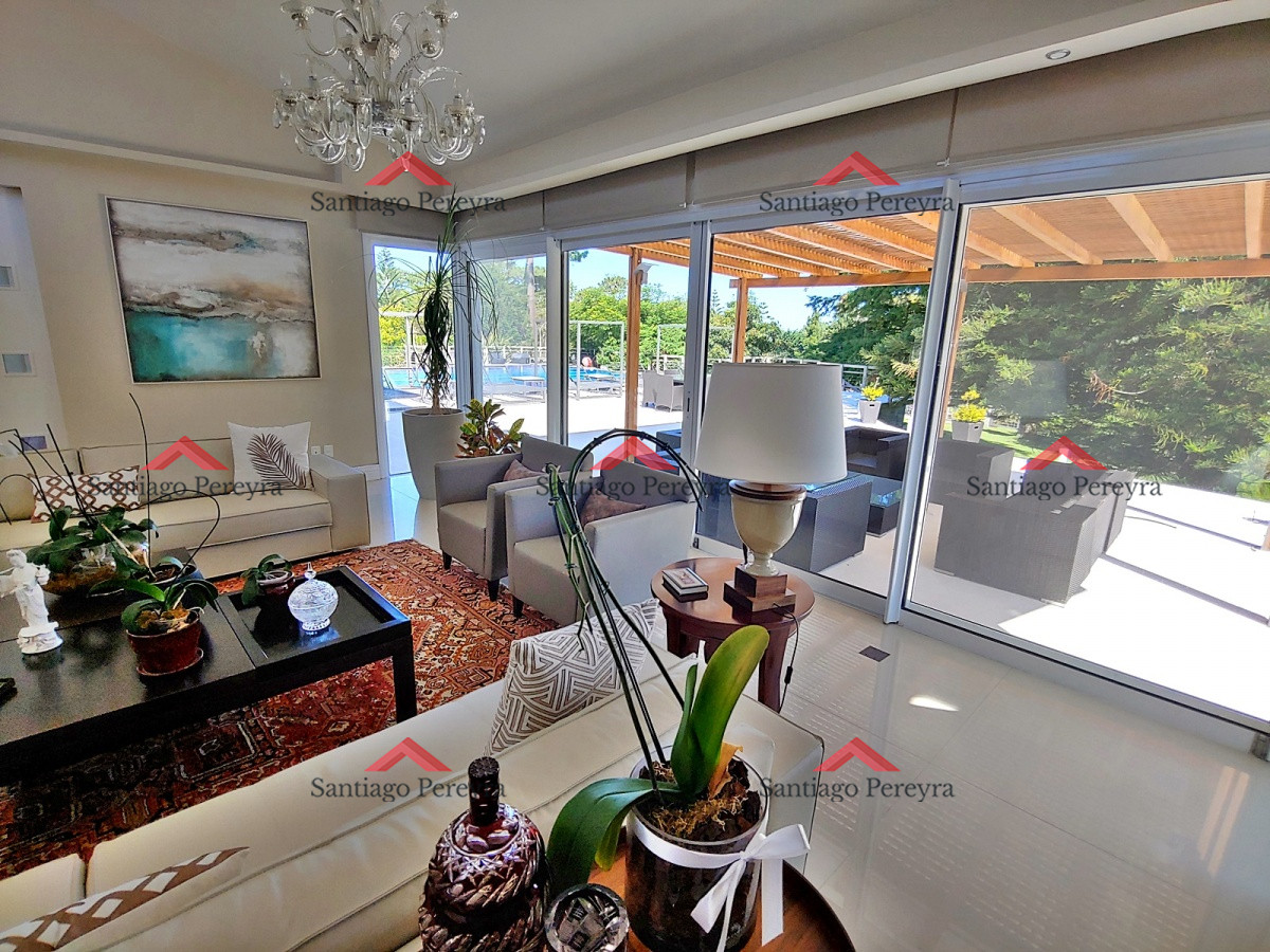 Casa ID.8926 - Mansión con gran terreno