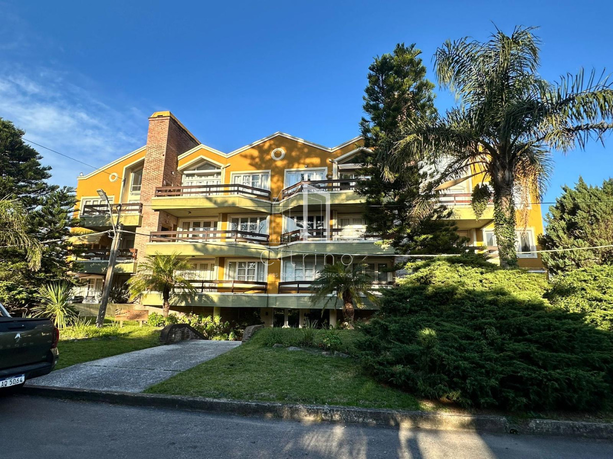 Apartamento ID.1741 - Apartamento en Alquiler de 2 Dormitorios en Playa Mansa Punta del Este