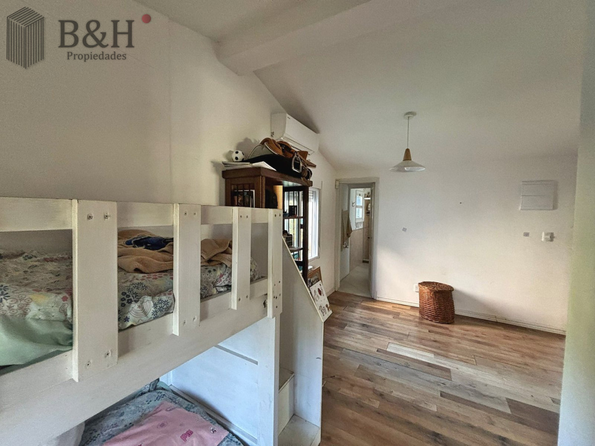 Casa ID.7832 - CASA DE 4 DORMITORIOS EN CANTEGRIL