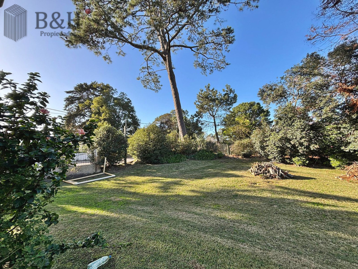 Casa ID.7832 - CASA DE 4 DORMITORIOS EN CANTEGRIL